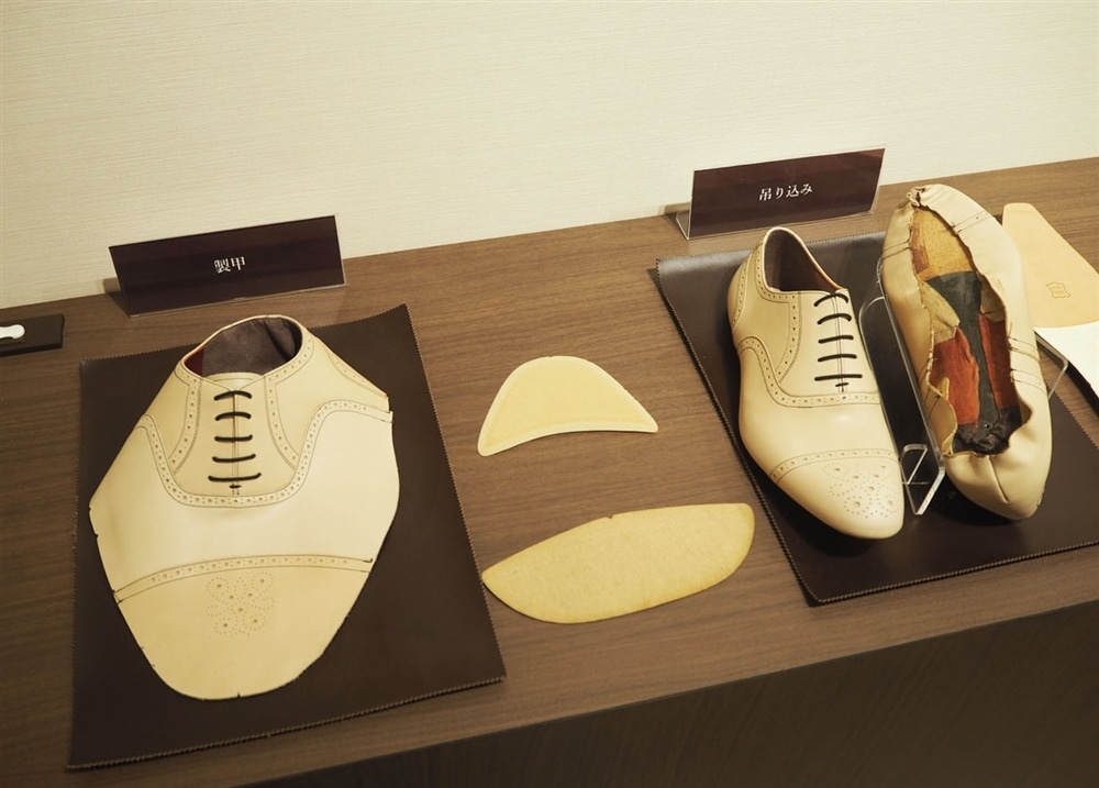 靴作り工程の展示