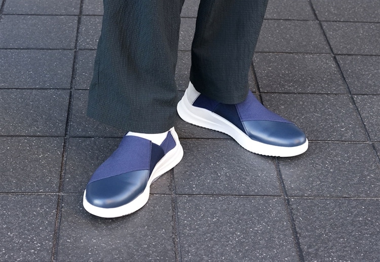 世界初のカバロス加工シリーズ モデロ MODELLO 撥水 カジュアルスリッポンスニーカー　DM3312 nav mens 25.0cm