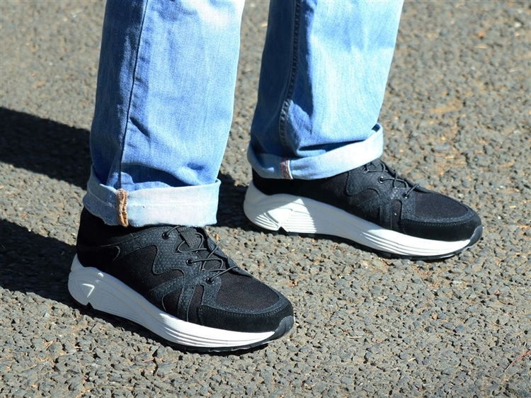 【GORE-TEX】マドラスウォーク madrasWalk　全天候快適なレースアップカジュアルシューズ　足元画像