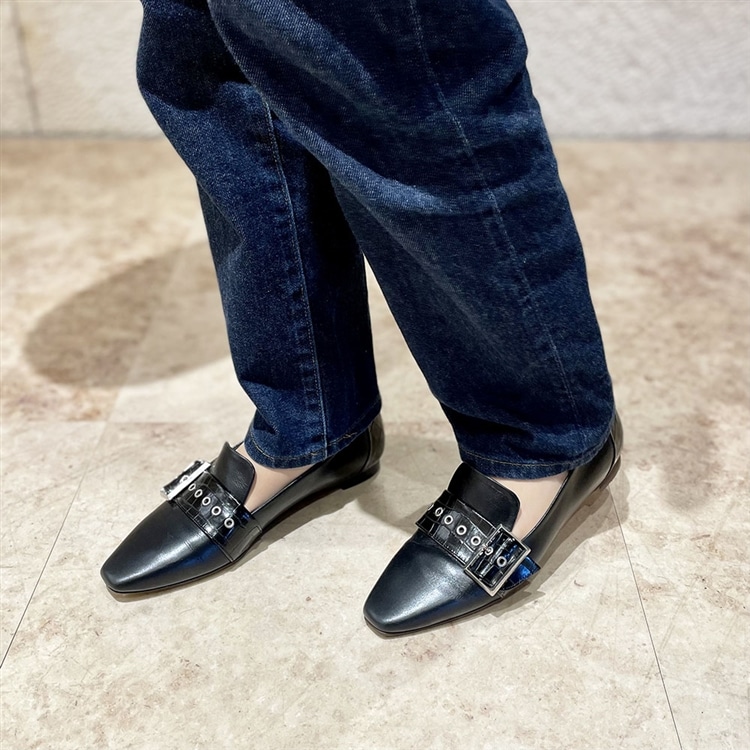 マドラス　madras 【抗ウイルス・抗菌加工】履くだけでコーディネートがカッコ良く決まる、大きめバックルとハトメがポイントのベルト付きスリッポンシューズ MAL0030