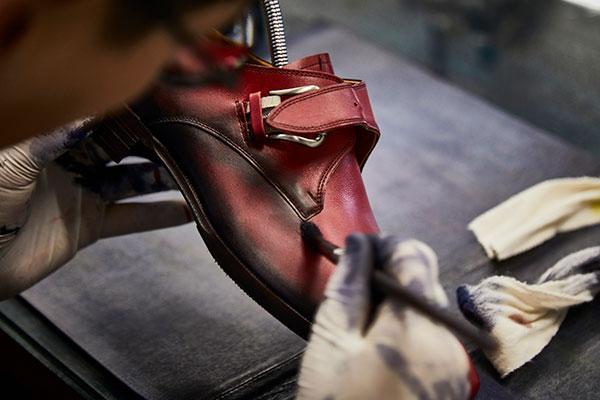 長く履き続けられる一足を サフィールの 品質 とともに パティーヌ編 マドラス株式会社