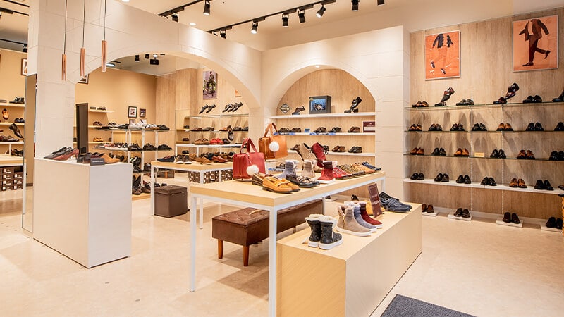 マドラス 滋賀竜王アウトレット店 マドラス株式会社