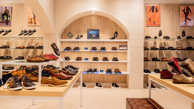 マドラス 滋賀竜王アウトレット店 マドラス株式会社