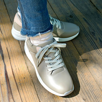 モデロ MODELLO 独自開発ソールで『圧倒的』 歩きやすさ！マドラス製 新感覚ウィメンズシューズ 『airshoot』DML10101 OAK 23.0