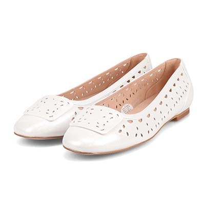 モデロ MODELLO 涼しげなカットワークのバックル付きスクエアバレエシューズ　DML3101 WHITE-METALLIC 23.0