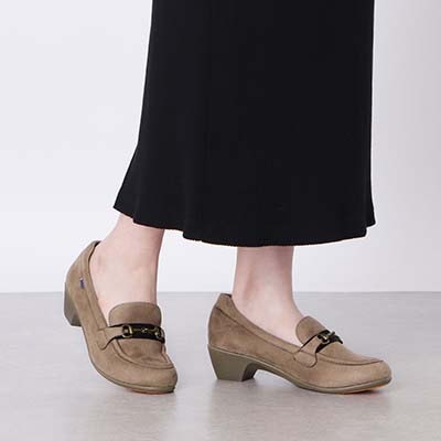 エル スポーツ ELLESPORT  ウェッジヒールで歩きやすい♪足馴染み抜群のソフトストレッチ素材  ビットローファー　ESP14710 OAK-SILKY 23.0