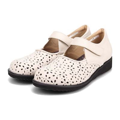 シティ ゴルフ City Golf  幅広５Eラストのパンチングカジュアルシューズ　GFL5307 IVORY 23.0