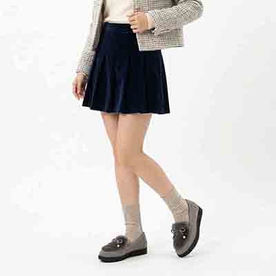 HIROKO KOSHINO FEMME フェイクファーとラインストーンボールが大人可愛いモカシン HRL2033 GRAY 23.0