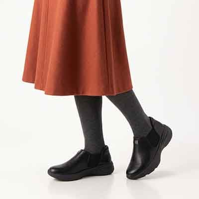 HIROKO KOSHINO FEMME シンプルなサイドゴアブーティ HRL5012 BLACK 23.0