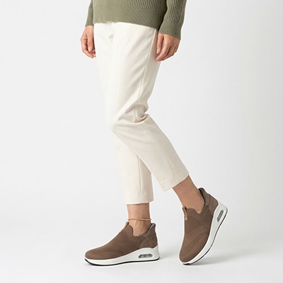 HIROKO KOSHINO FEMME シンプルニットのクイックフィットスリッポンスニーカー HRL9000 OAK 23.0