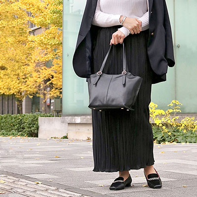 マドラス madras マドラス東京ファクトリー製ハンドメイド　国産シープレザー使用の柔らかさ　チェーンビットのスクエアモカシューズ　MAL0032 BLACK 23.0