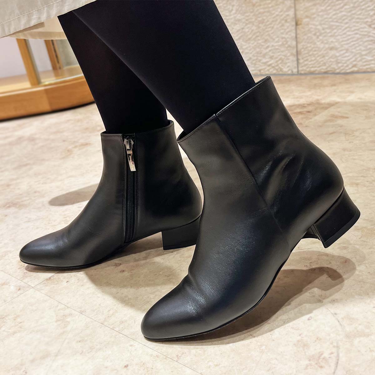 マドラス madras 特許 リカバリーメタインソール搭載 カジュアルにもエレガントにも映える 実用性に磨きをかけた 超万能プレーン3.5ｃｍショートブーツ　MAL9115MT BLACK 23.0