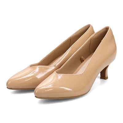 テーン tehen　ふんわりスポンジインソール♪ どんなシーンにも活躍できる 万能デザイン  Vカットベーシックパンプス TN5501 BEIGE-ENAMEL 23.0