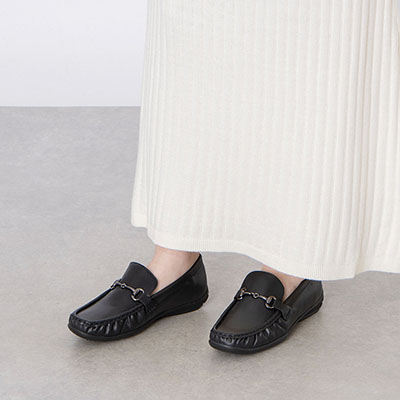 テーン tehen  足取り弾む ビット付きドライビングシューズ　TN5700 BLACK 23.0