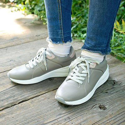 モデロ MODELLO 独自開発ソールで『圧倒的』 歩きやすさ！マドラス製 新感覚ウィメンズシューズ 『airshoot』DML10101 OAK 23.0