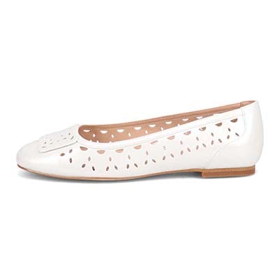 モデロ MODELLO 涼しげなカットワークのバックル付きスクエアバレエシューズ　DML3101 WHITE-METALLIC 23.0