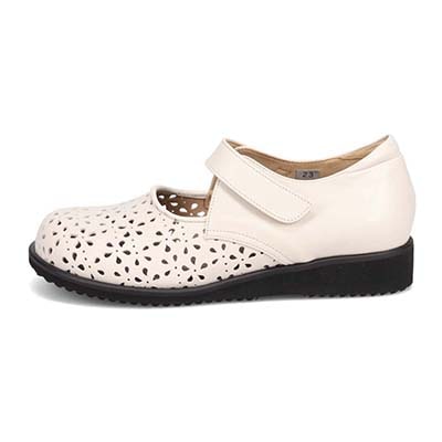 シティ ゴルフ City Golf  幅広５Eラストのパンチングカジュアルシューズ　GFL5307 IVORY 23.0