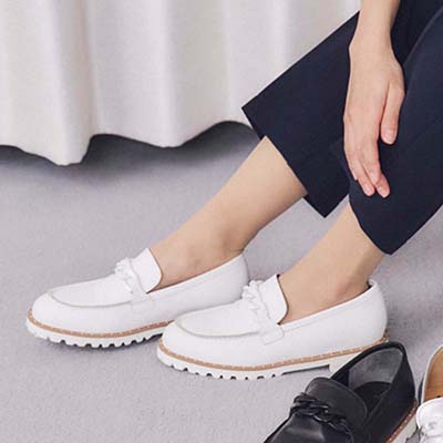 マドラス madras 特許 リカバリーメタインソール搭載　上質できちんと感のあり足元が華やぐビットローファー　MAL9127MT WHITE 23.0