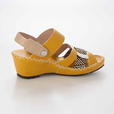 エル スポーツ ELLESPORT　伸びるラフィア2WAYウェッジサンダル YELLOW/BEIGE 23