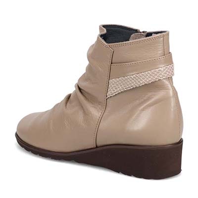 HIROKO KOSHINO キレイ目シルエット 柔らか素材 ショートブーツ   HKL4633 L-OAK 23.0