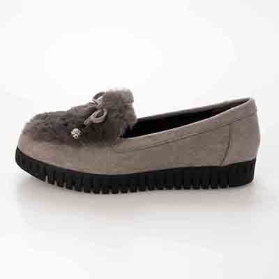 HIROKO KOSHINO FEMME フェイクファーとラインストーンボールが大人可愛いモカシン HRL2033 GRAY 23.0