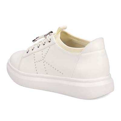 HIROKO KOSHINO FEMME 大人の遊び心と上品さを纏う、HKロゴスタッズスニーカー　HRL5008 WHITE 23.0