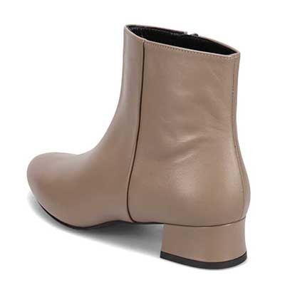 マドラス madras 特許 リカバリーメタインソール搭載 カジュアルにもエレガントにも映える 実用性に磨きをかけた 超万能プレーン3.5ｃｍショートブーツ　MAL9115MT OAK 23.0