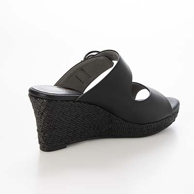 テーン tehen 旬の素材感とメタルパーツが織りなす、洗練された大人のリゾートスタイル。ウェッジ ミュールサンダル　TN1809 BLACK 23.0