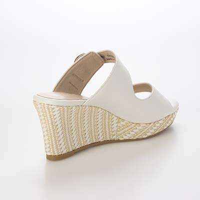 テーン tehen 旬の素材感とメタルパーツが織りなす、洗練された大人のリゾートスタイル。ウェッジ ミュールサンダル　TN1809 WHITE 23.0