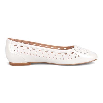 モデロ MODELLO 涼しげなカットワークのバックル付きスクエアバレエシューズ　DML3101 WHITE-METALLIC 23.0