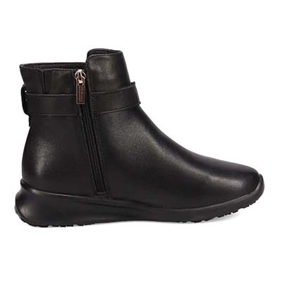 HIROKO KOSHINO 上質な牛革とブランドロゴが入った金具が高級感UP　ショートブーツ　HKL6207 BLACK 23.0