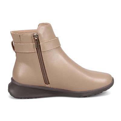 HIROKO KOSHINO 上質な牛革とブランドロゴが入った金具が高級感UP　ショートブーツ　HKL6207 OAK 23.0