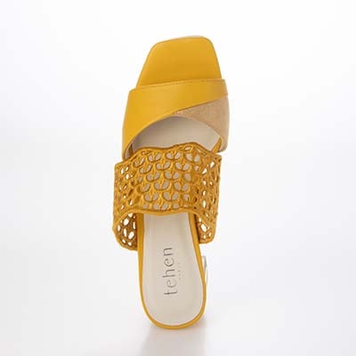 テーン tehen 大人の抜け感を演出する編み込みデザイン。歩きやすさと品格を兼ね備えた5cmヒール。ミュールサンダル　TN6711 YELLOW 23.0