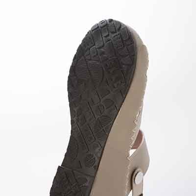 エル スポーツ ELLESPORT　伸びるラフィア2WAYウェッジサンダル OAK 23