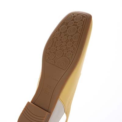 HIROKO KOSHINO バックストラップレザーパンプス　HKL3634 YELLOW 23.0