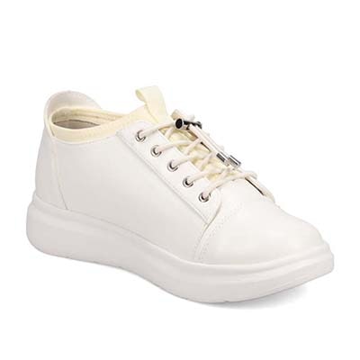 HIROKO KOSHINO FEMME 大人の遊び心と上品さを纏う、HKロゴスタッズスニーカー　HRL5008 WHITE 23.0