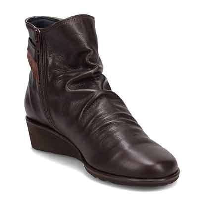 ミッシー デ ミッシー missy des missy キレイ目シルエット 柔らか素材の 軽量ショートブーツ   MMD4633 D-BROWN 23.0