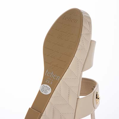 テーン tehen 高級感あふれる質感と、安定の7.5cmヒールで夏のお出かけをエレガントに。ウェッジサンダル　TN1808 BEIGE 23.0