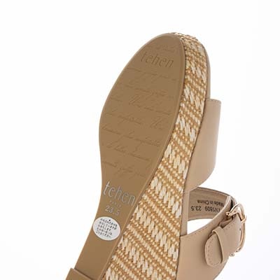 テーン tehen 旬の素材感とメタルパーツが織りなす、洗練された大人のリゾートスタイル。ウェッジ ミュールサンダル　TN1809 BEIGE 23.0