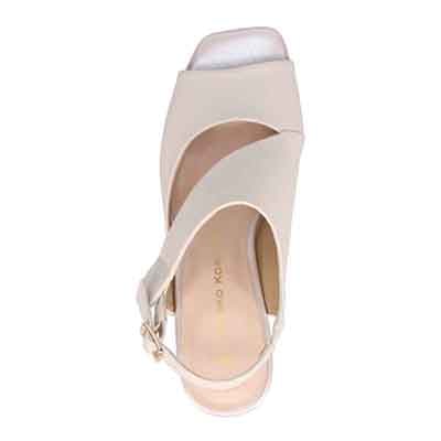 HIROKO KOSHINO  安定感と美脚を叶える 甲深デザイン 5.5cmヒールサンダル　HKL8010 IVORY 23.0