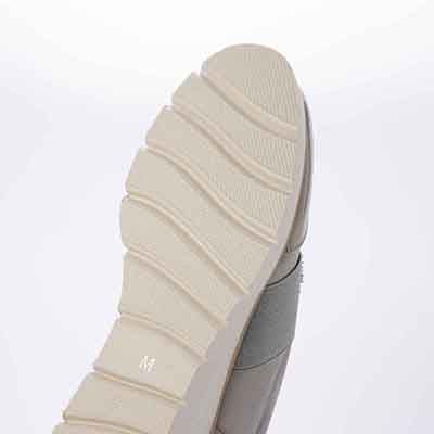 【撥水加工】HIROKO KOSHINO FEMME　ビジューオーナメントが綺麗なエレガンスカジュアルシューズ　HRL1004 L-GRAY M　(23.0～23.5)