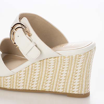 テーン tehen 旬の素材感とメタルパーツが織りなす、洗練された大人のリゾートスタイル。ウェッジ ミュールサンダル　TN1809 WHITE 23.0