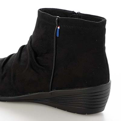 エル スポーツ ELLESPORT  軽くて歩きやすい、スエード調素材のエレガントな一足  軽量ウェッジショートブーツ　ESP14711 BLACK-SILKY 23.0