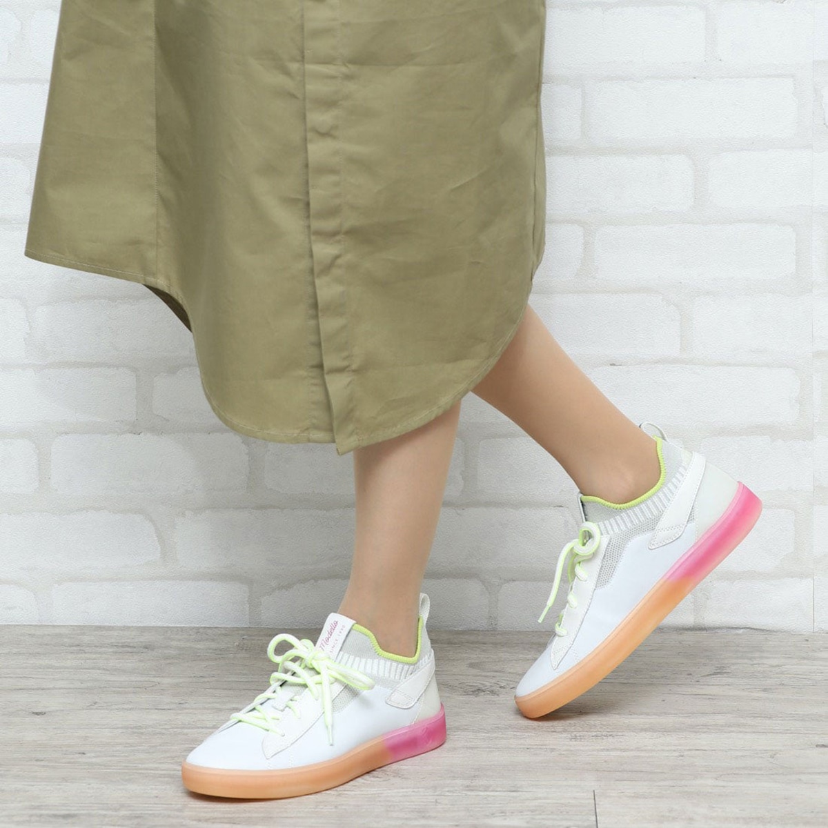 ふるさと納税 Madras Modello マドラス モデロ Dml100 Sale ローカットスニーカー カラフルなグラデーションソールで足元お洒落に レディス 再値下げ Farmerscentre Com Ng