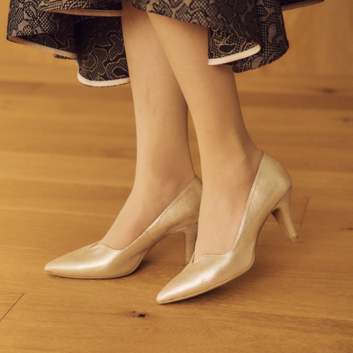 モデロ MODELLO 7.5ｃｍヒール エレガンスパンプス  DML3601 GOLD 23.0