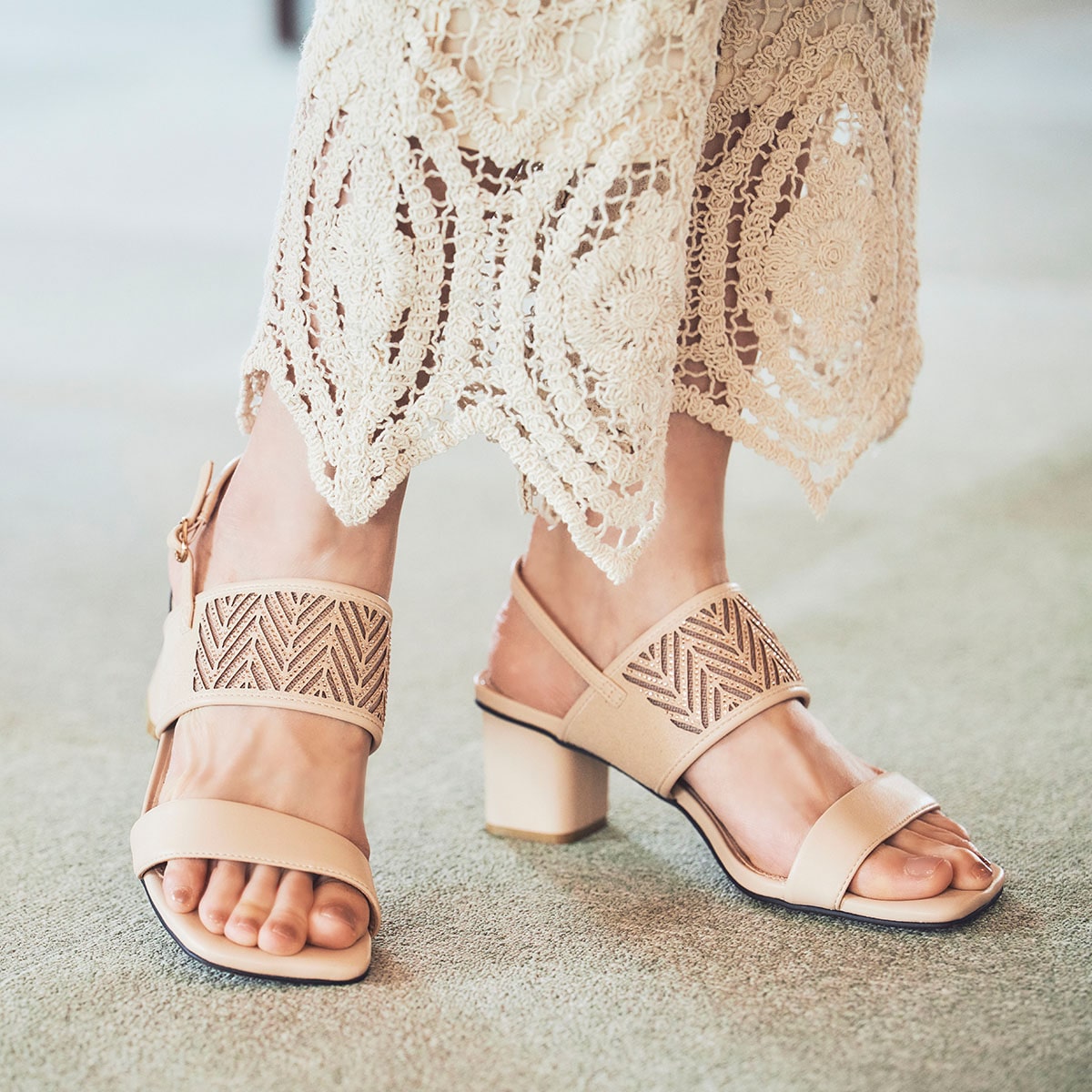 MODELLO レーザーカット＆貴石デザインサンダル　DML4517 BEIGE 23.0