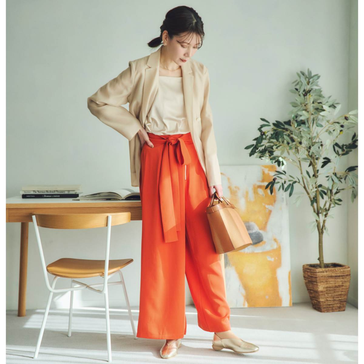 モデロ MODELLO 「リカバリーインソール」搭載で指圧効果により血行を115％促進。Recoveryスクエアパンプス　DML8827R GOLD 23.0