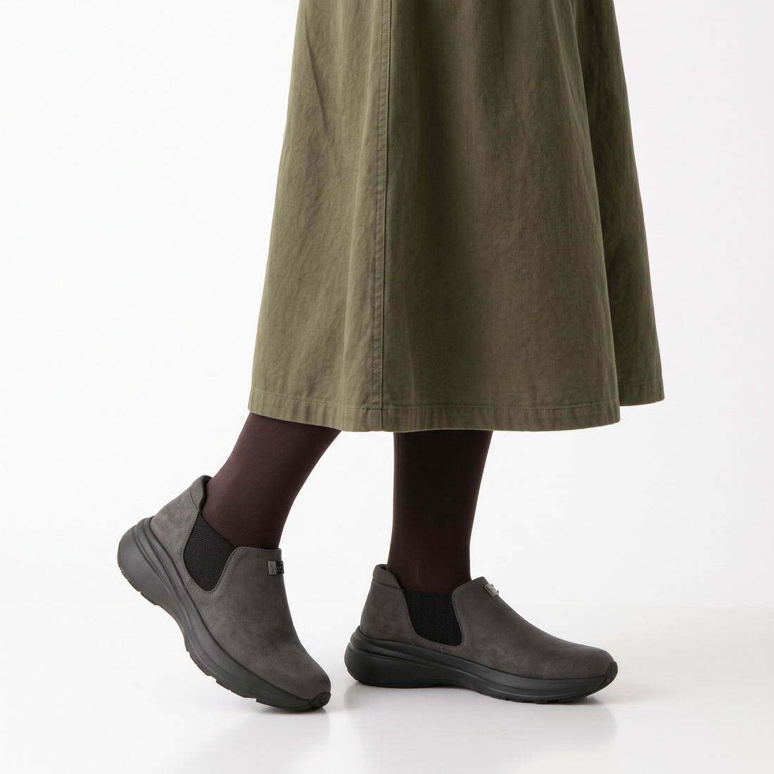 HIROKO KOSHINO FEMME シンプルなサイドゴアブーティ HRL5012 GRAY-SILKY 23.0