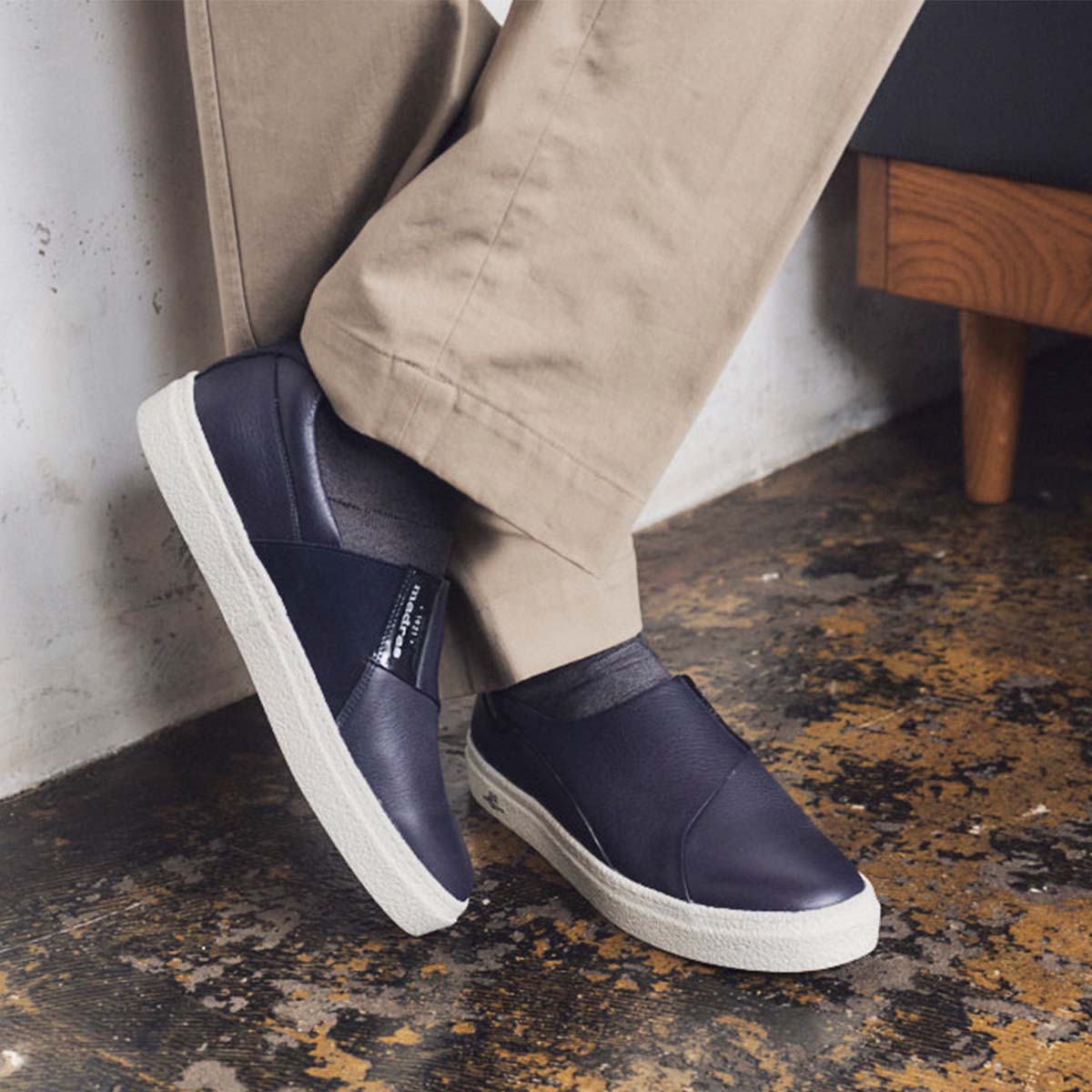 マドラス madras metaインソール搭載シューズ  柔靭で軽快なスリッポンレザースニーカー　M506MT NAVY 25.0