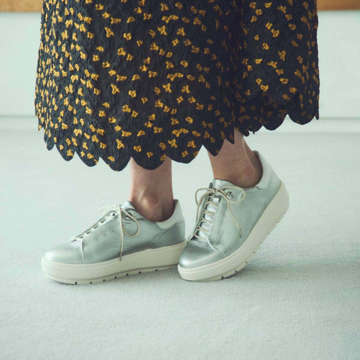 マドラス madras 特許 リカバリーメタインソール搭載  スッキリシンプル厚底スニーカー　MAL9144MT SILVER 23.0